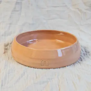 honden huisdieren slow feeder dog bowl eetbak keramiek roze pink beige oranje enrichment handgemaakt keramiek